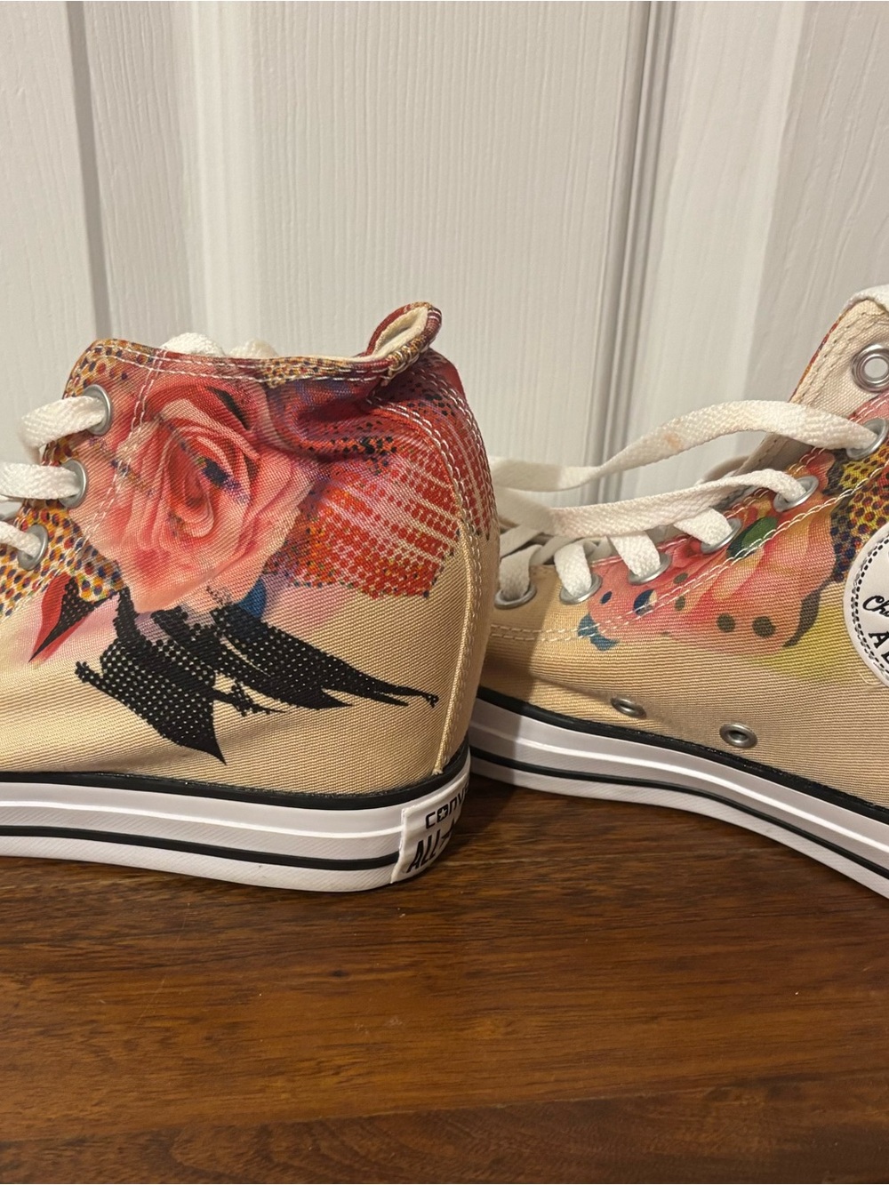 Converse Floral High-Top Sneakers. Women Size 8. New.